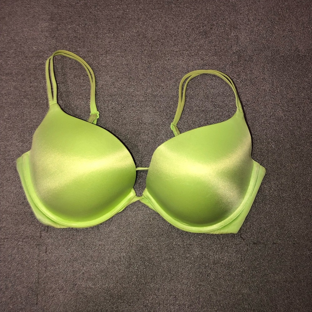 Victoria’s Secret “very sexy” push up